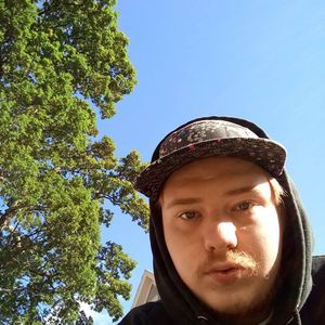 Meet your Posher, Levi